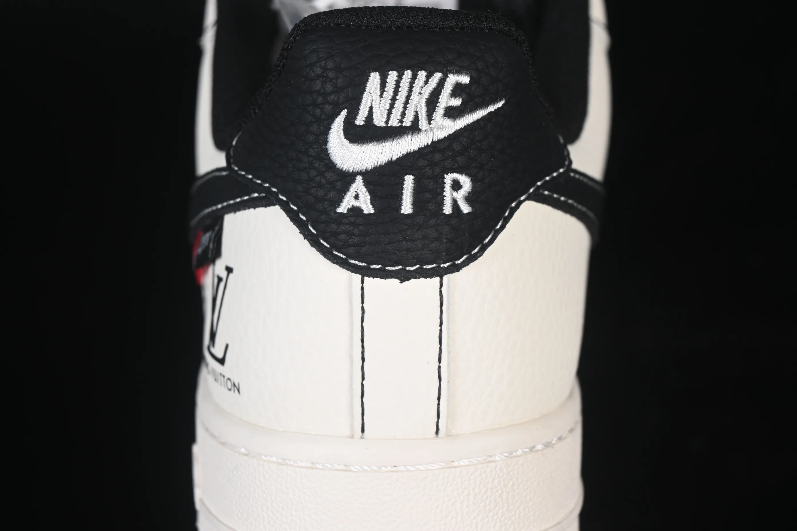 All categories Nk Air Force 1 Air Force series Nk Air Force 1 Low Air Force low top Nike Air Force 1'07 Low LV co-branded printed beige black and red Air Force 1 low-top casual sneakers MZ9588-812